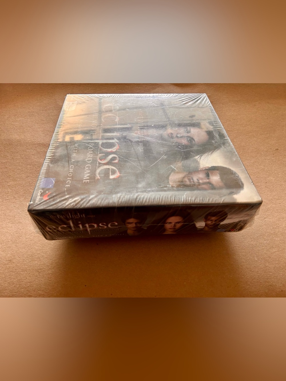 The Twilight Saga: Eclipse Movie Board Game - Black - Picture 3 of 3